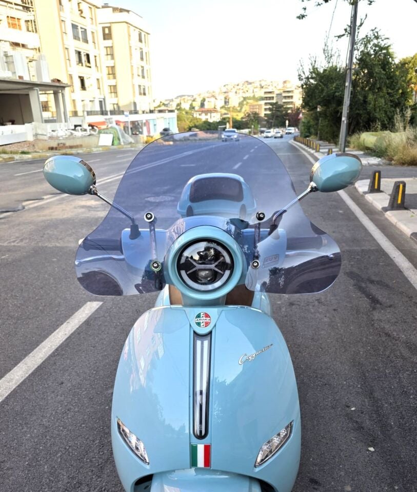 MOTOCAM Arora AR50 Cappucino Ön Cam 2020-2025 Model 39cm Füme Renkli 4mm APARATSIZ