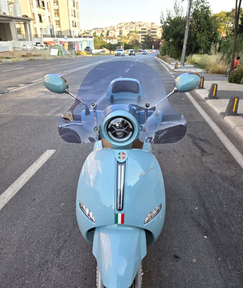 MOTOCAM Arora AR50 Cappucino Ön Cam 2020-2025 Model 39cm Füme Renkli 4mm APARATSIZ