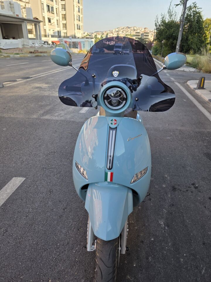 MOTOCAM Arora AR50 Cappucino Ön Cam 2020-2025 Model 39cm Siyah Renkli 4mm APARATSIZ