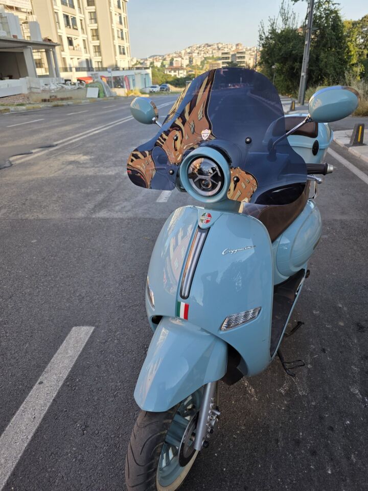 MOTOCAM Arora AR50 Cappucino Ön Cam 2020-2025 Model 39cm Siyah Renkli 4mm APARATSIZ