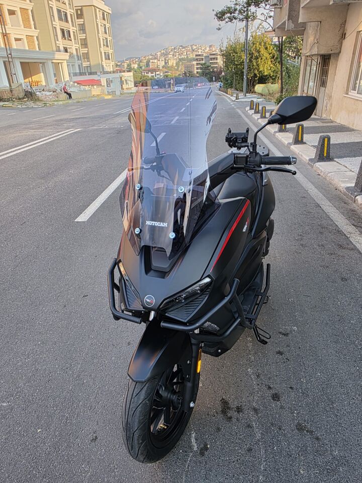 MOTOCAM RKS Lince 125 Ön Cam 2021-2026 Model 55cm Füme Renkli 4mm KISA