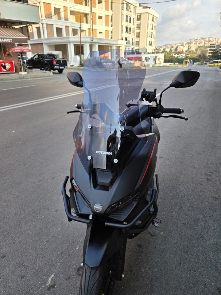 MOTOCAM RKS Lince 125 Ön Cam 2021-2026 Model 55cm Füme Renkli 4mm KISA