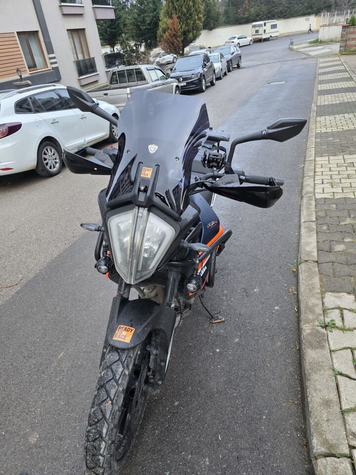 MOTOCAM KTM 890 Adv Ön Cam 2021-2023 Model 57cm Siyah Renkli 3mm APARATSIZDIR
