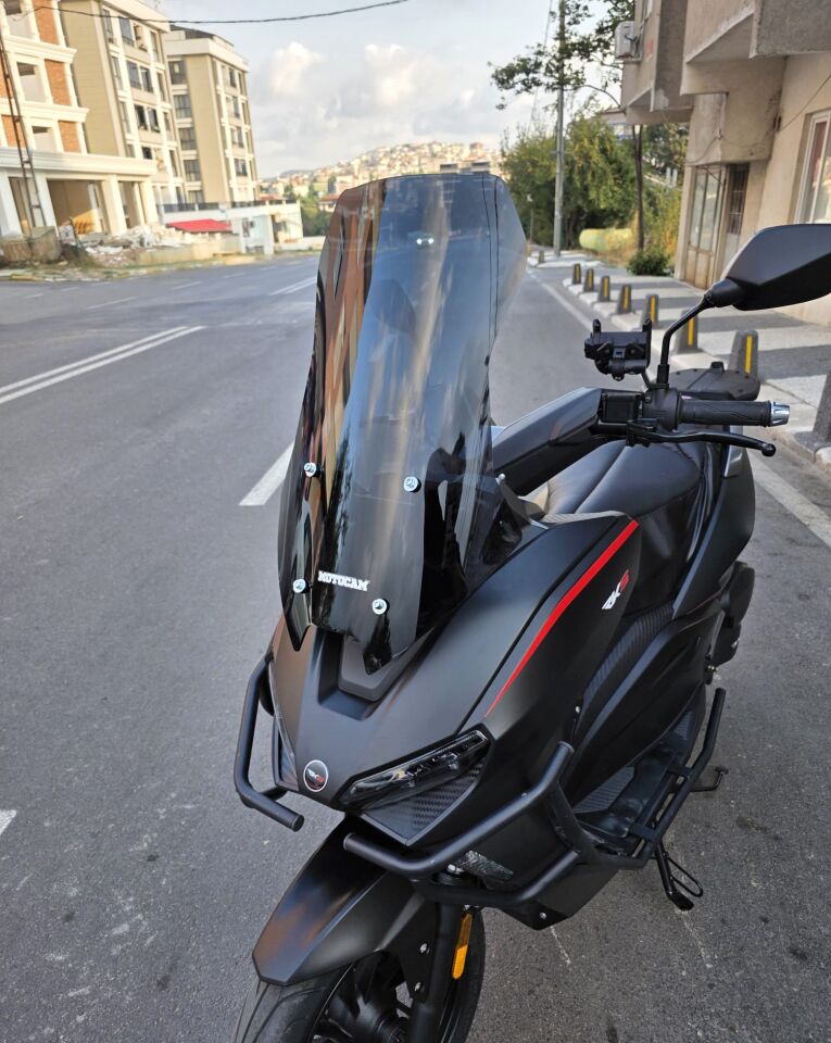 MOTOCAM RKS Lince 125 Ön Cam 2021-2026 Model 55cm Siyah Renkli 4mm KISA