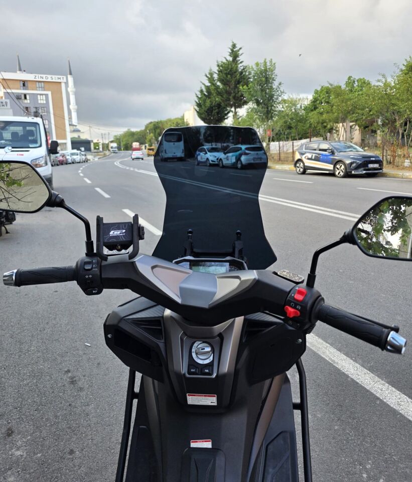 MOTOCAM RKS Lince 125 Ön Cam 2021-2026 Model 55cm Siyah Renkli 4mm KISA