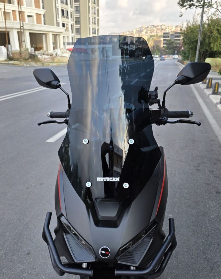 MOTOCAM RKS Lince 125 Ön Cam 2021-2026 Model 55cm Siyah Renkli 4mm KISA