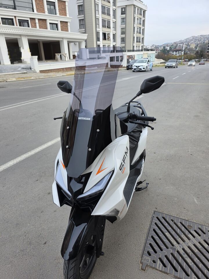 MOTOCAM SFM Lahos Ön Cam 2024-2026 Model 78cm Füme Renkli 4mm