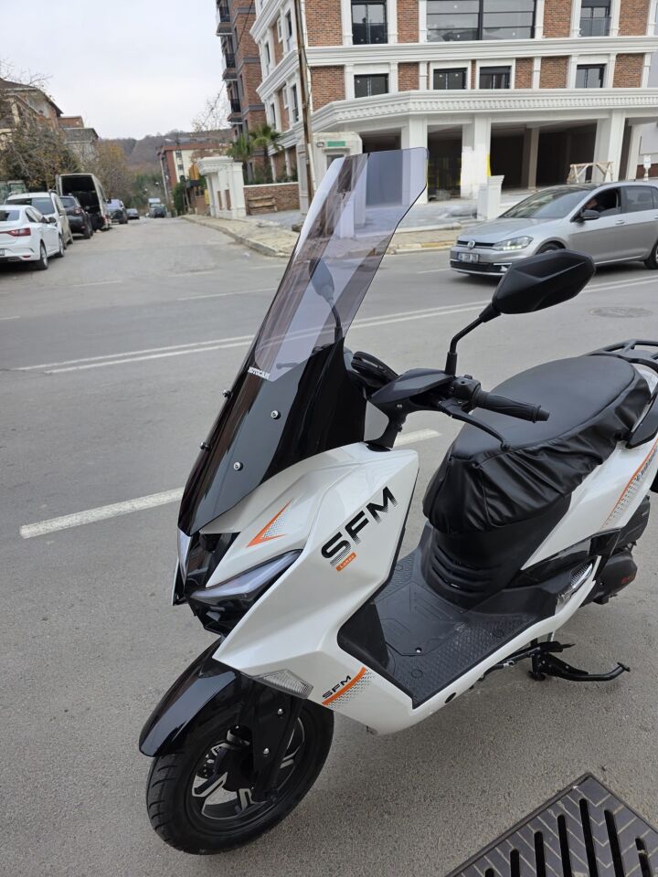 MOTOCAM SFM Lahos Ön Cam 2024-2026 Model 78cm Füme Renkli 4mm