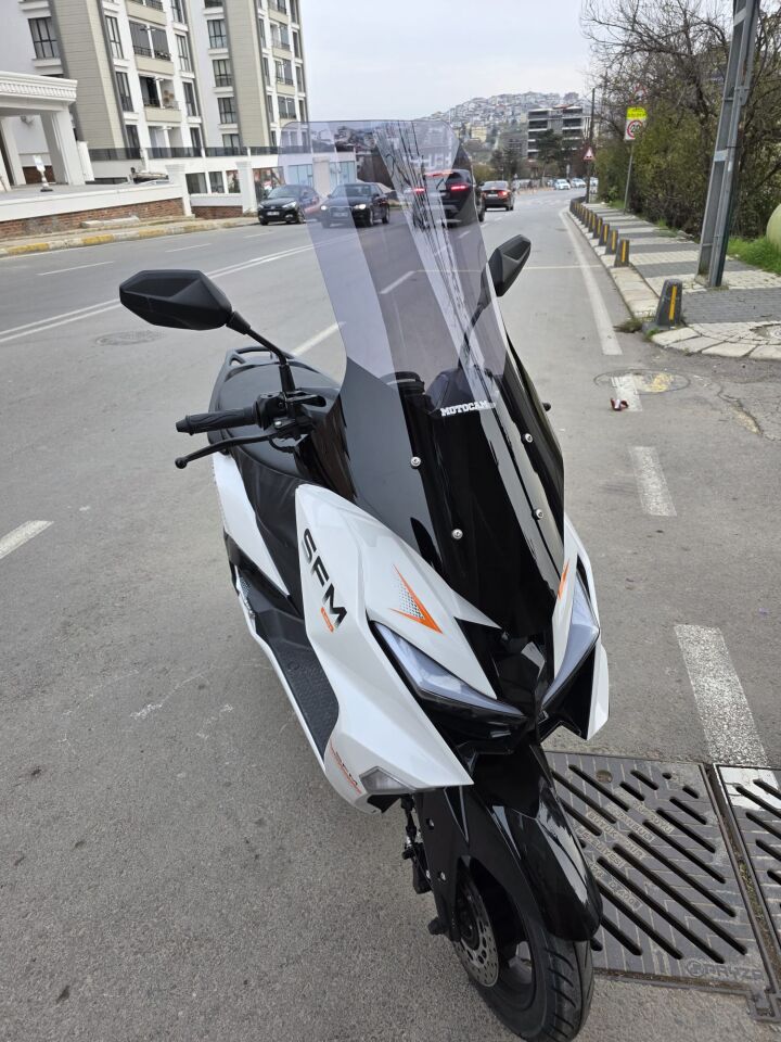 MOTOCAM SFM Lahos Ön Cam 2024-2026 Model 78cm Füme Renkli 4mm