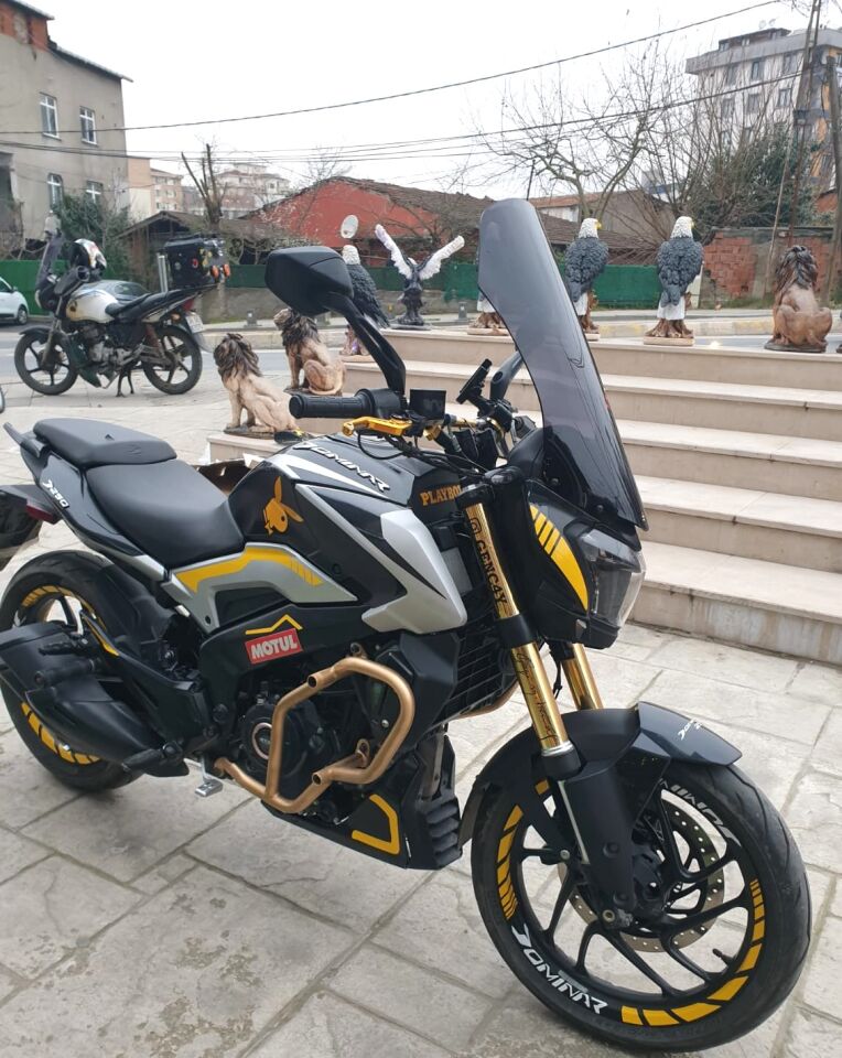 MOTOCAM Bajaj Dominar 250 Ön Cam 2017-2026-2026 Model 58cm Siyah Renkli 4mm