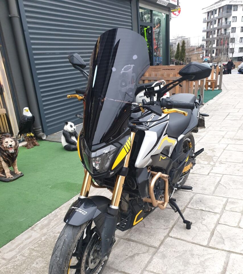 MOTOCAM Bajaj Dominar 250 Ön Cam 2017-2026-2026 Model 58cm Siyah Renkli 4mm