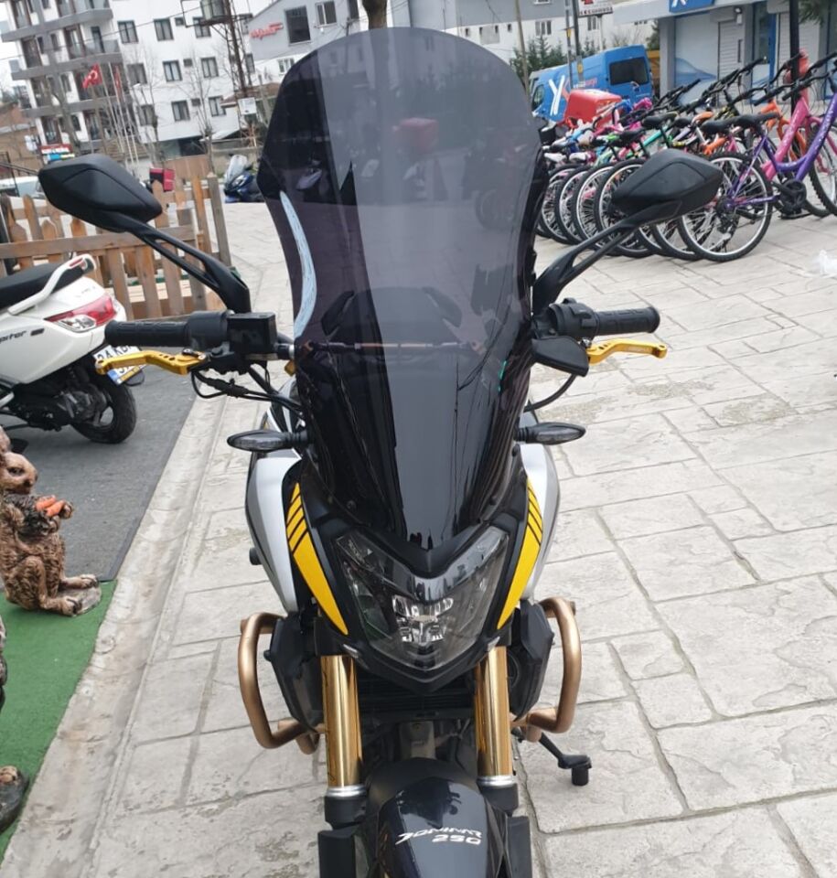 MOTOCAM Bajaj Dominar 250 Ön Cam 2017-2026-2026 Model 58cm Siyah Renkli 4mm