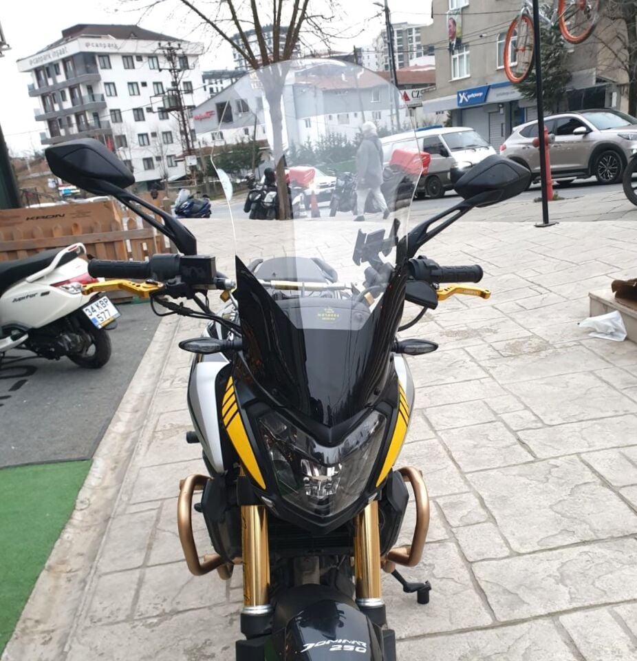 MOTOCAM Bajaj Dominar 250 Ön Cam 2017-2026-2026 Model 58cm Şeffaf Renkli 4mm