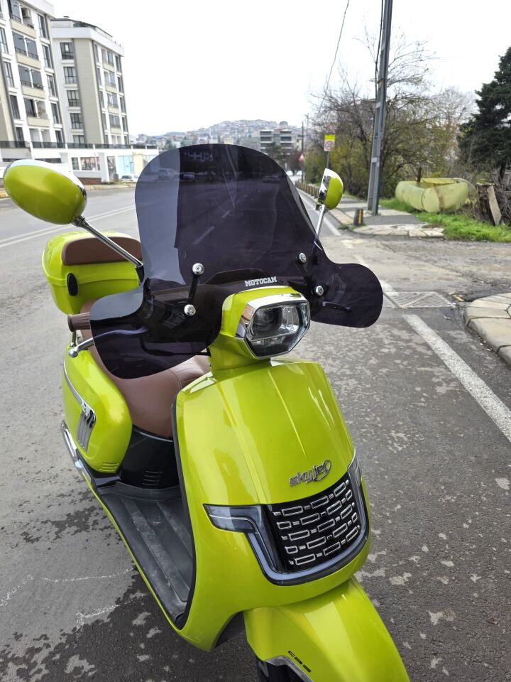 MOTOCAM Skyjet Bayberry Ön Cam 2024-2026 Model 37cm Siyah Renkli 4mm Elcikli APARATSIZ