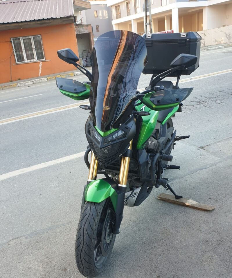 MOTOCAM Bajaj Dominar 400 Ön Cam 2017-2026-2026 Model 58cm Siyah Renkli 4mm