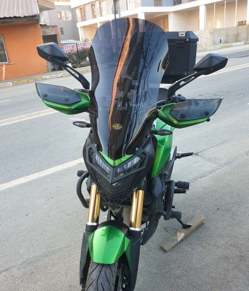 MOTOCAM Bajaj Dominar 400 Ön Cam 2017-2026-2026 Model 58cm Siyah Renkli 4mm