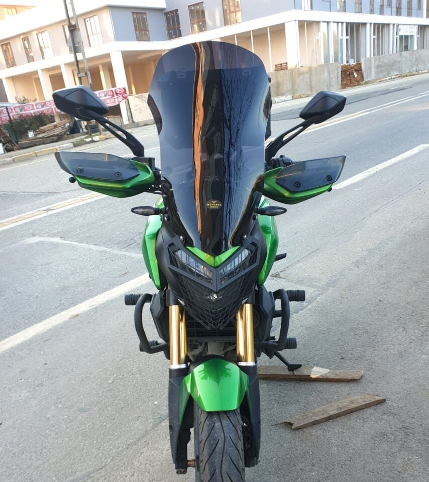 MOTOCAM Bajaj Dominar 400 Ön Cam 2017-2026-2026 Model 58cm Siyah Renkli 4mm