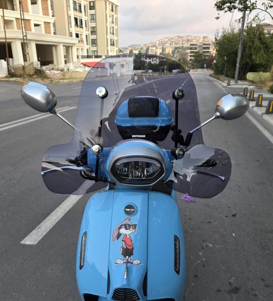 MOTOCAM RKS LT 50 PRO Ön Cam 2023-2026 Model 45cm Füme Renkli 4mm Elcikli APARATSIZ