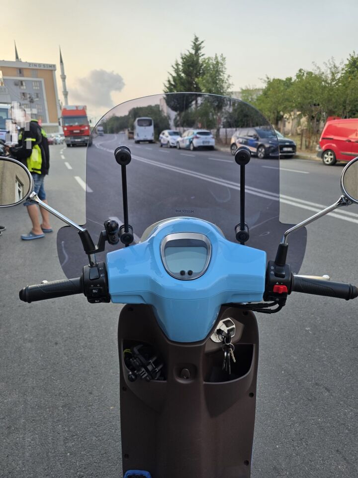 MOTOCAM RKS LT 50 PRO Ön Cam 2023-2026 Model 45cm Füme Renkli 4mm Elcikli APARATSIZ