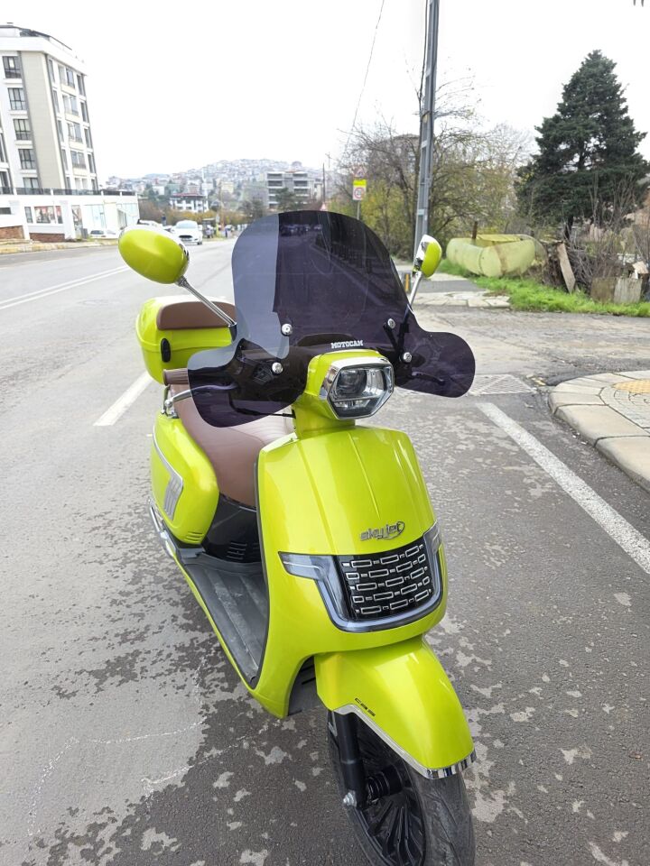 MOTOCAM Skyjet Bayberry Ön Cam 2024-2026 Model 37cm Siyah Renkli 4mm Elcikli APARATSIZ