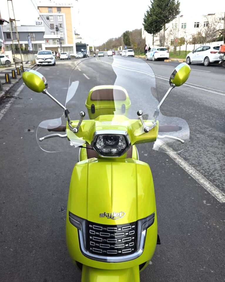 MOTOCAM Skyjet Bayberry Ön Cam 2024-2026 Model 37cm Şeffaf Renkli 4mm Elcikli APARATSIZ
