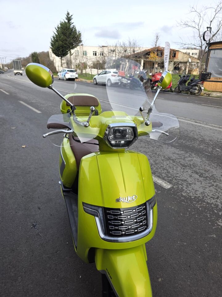 MOTOCAM Skyjet Bayberry Ön Cam 2024-2026 Model 37cm Şeffaf Renkli 4mm Elcikli APARATSIZ