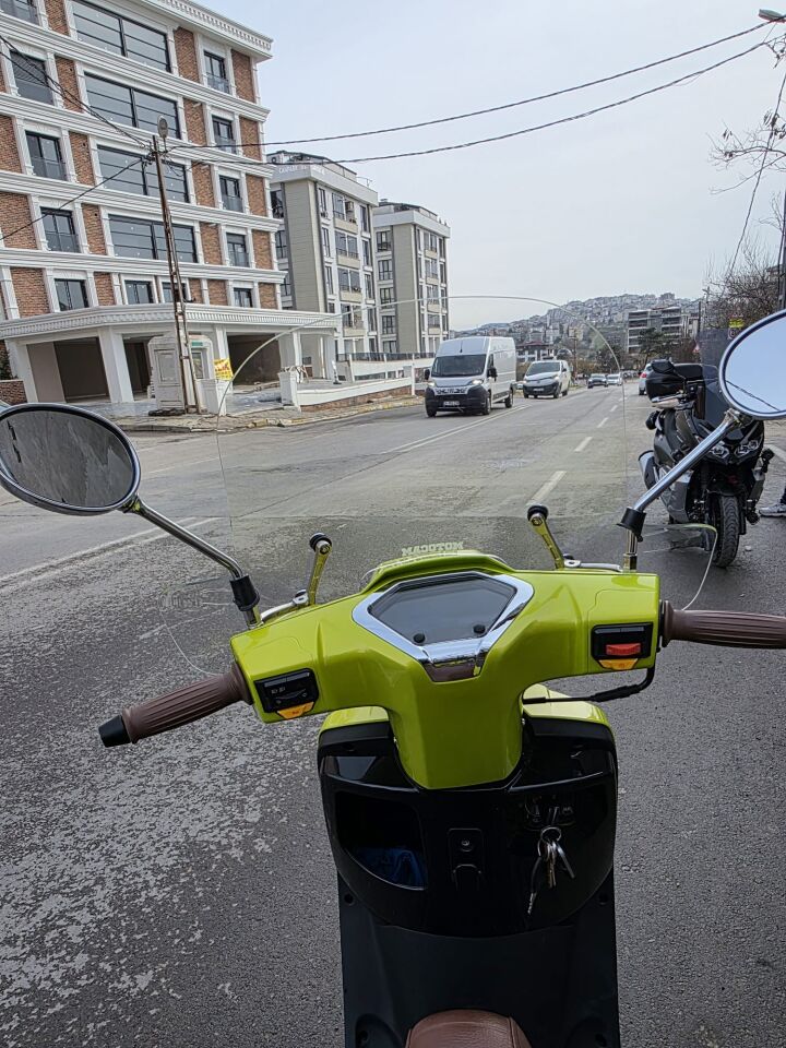 MOTOCAM Skyjet Bayberry Ön Cam 2024-2026 Model 37cm Şeffaf Renkli 4mm Elcikli APARATSIZ