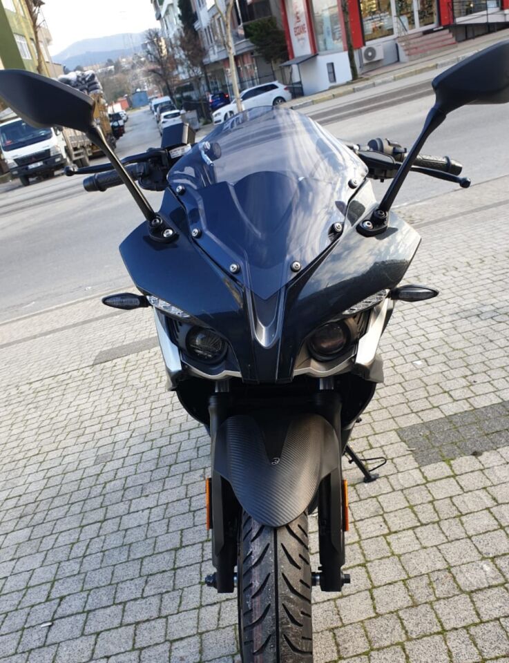 MOTOCAM Bajaj Pulsar RS 200 Ön Cam 2015-2026-2026 Model 33cm Füme Renkli 4mm SPORTİF