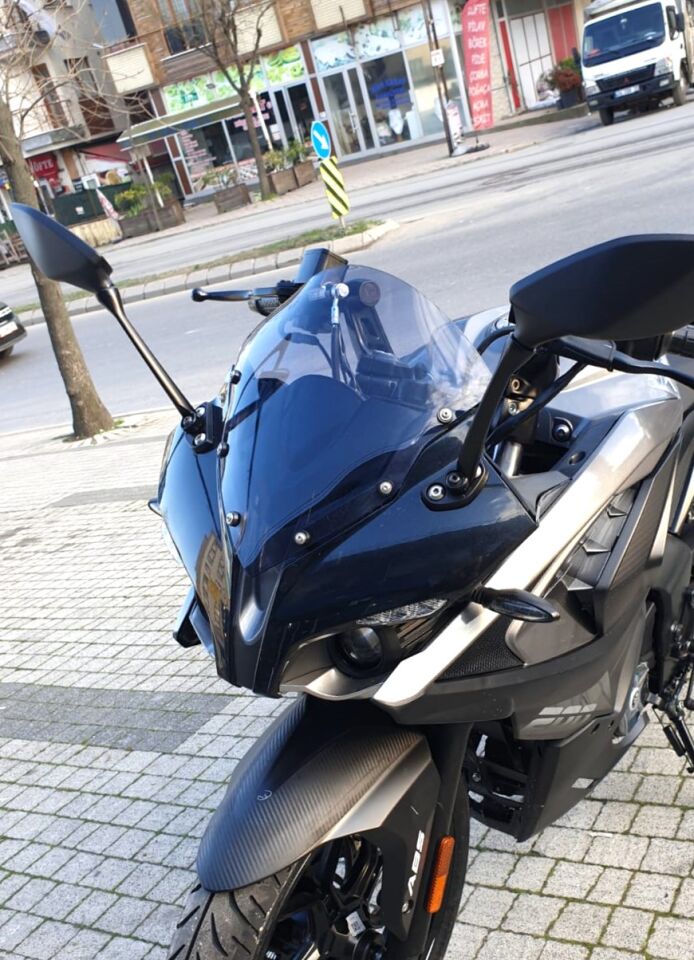 MOTOCAM Bajaj Pulsar RS 200 Ön Cam 2015-2026-2026 Model 33cm Füme Renkli 4mm SPORTİF