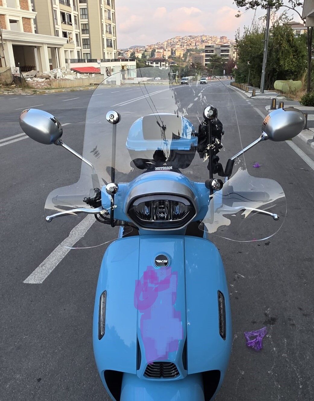 MOTOCAM RKS LT 50 PRO Ön Cam 2023-2026 Model 45cm Şeffaf Renkli 4mm Elcikli APARATSIZ