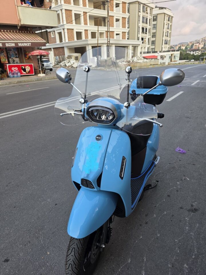 MOTOCAM RKS LT 50 PRO Ön Cam 2023-2026 Model 45cm Şeffaf Renkli 4mm Elcikli APARATSIZ