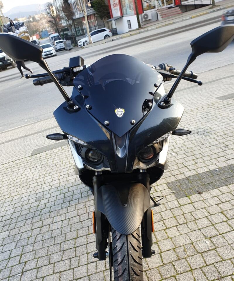 MOTOCAM Bajaj Pulsar RS 200 Ön Cam 2015-2026-2026 Model 33cm Siyah Renkli 4mm SPORTİF