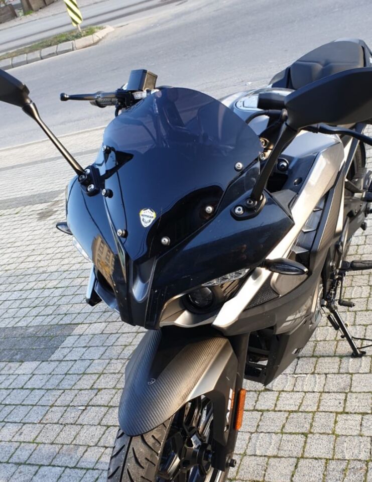 MOTOCAM Bajaj Pulsar RS 200 Ön Cam 2015-2026-2026 Model 33cm Siyah Renkli 4mm SPORTİF