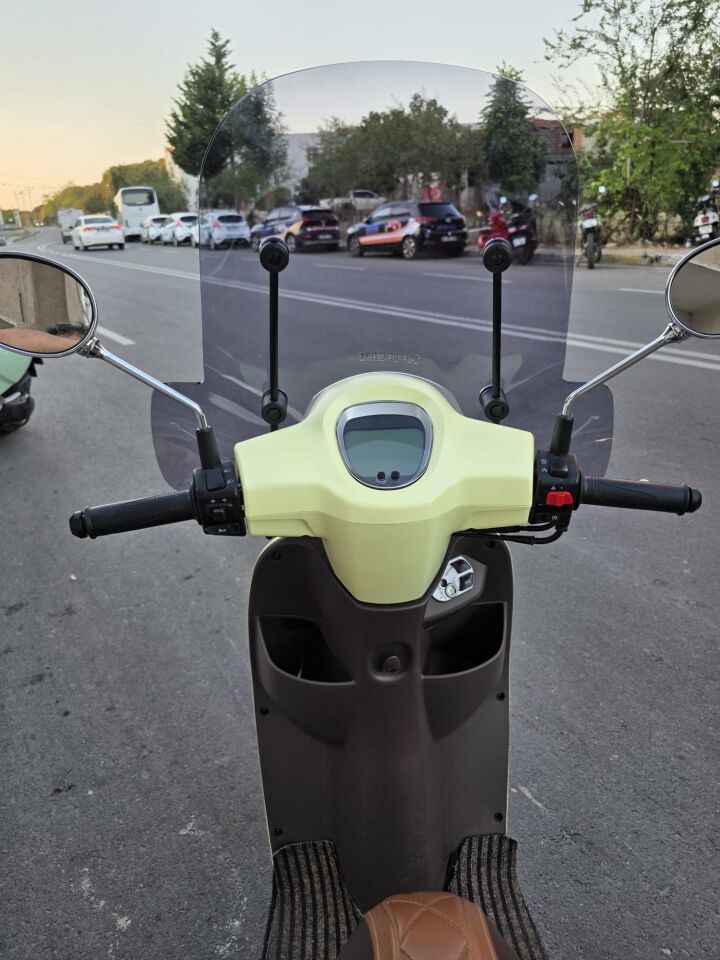 MOTOCAM RKS LT 50 PRO Ön Cam 2023-2026 Model 51cm Füme Renkli 4mm Elcikli APARATSIZ