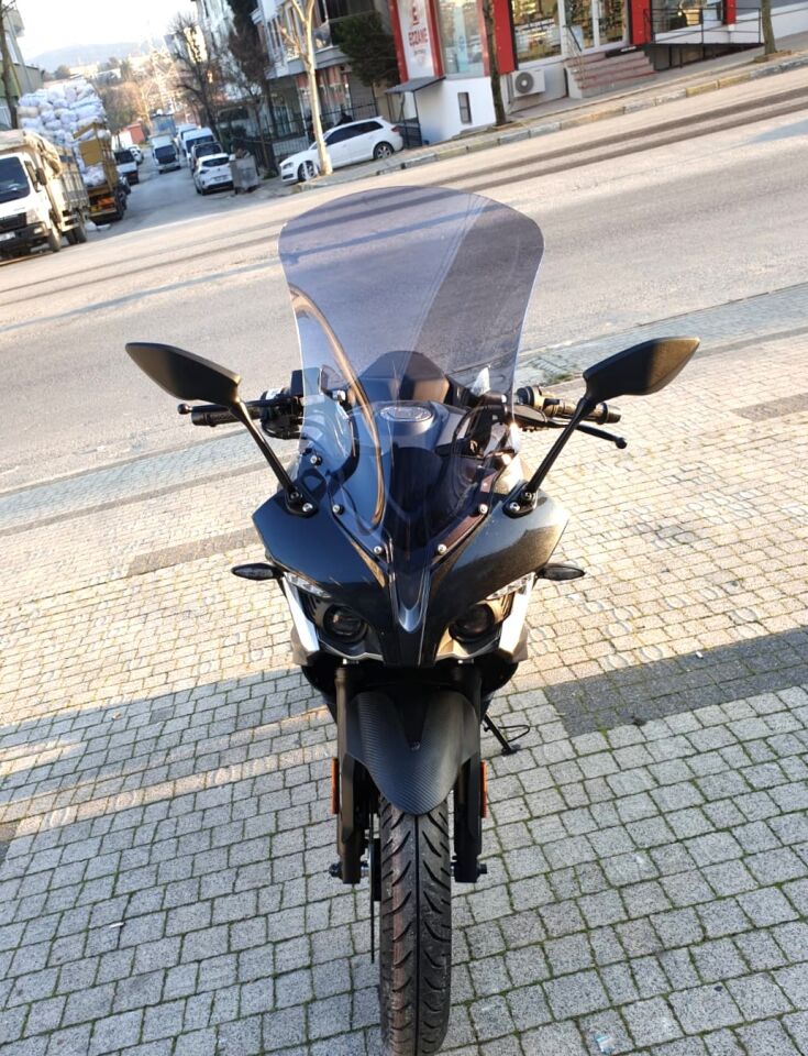 MOTOCAM Bajaj Pulsar RS 200 Ön Cam 2015-2026-2026 Model 56cm Füme Renkli 4mm UZUN CAM