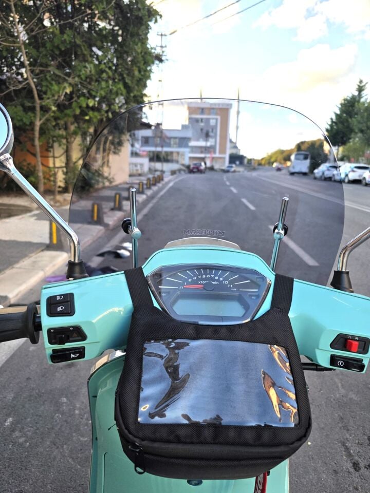 MOTOCAM Skyjet Bellina Ön Cam 2024-2026 Model 37cm Füme Renkli 4mm APARATSIZ