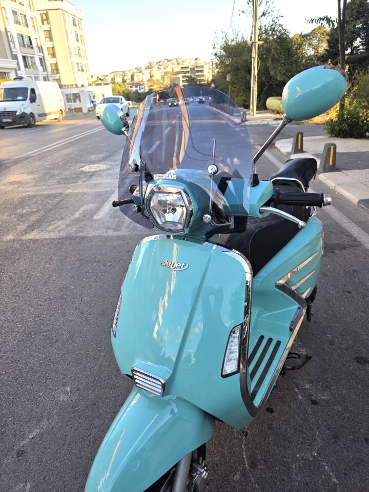 MOTOCAM Skyjet Bellina Ön Cam 2024-2026 Model 37cm Füme Renkli 4mm APARATSIZ