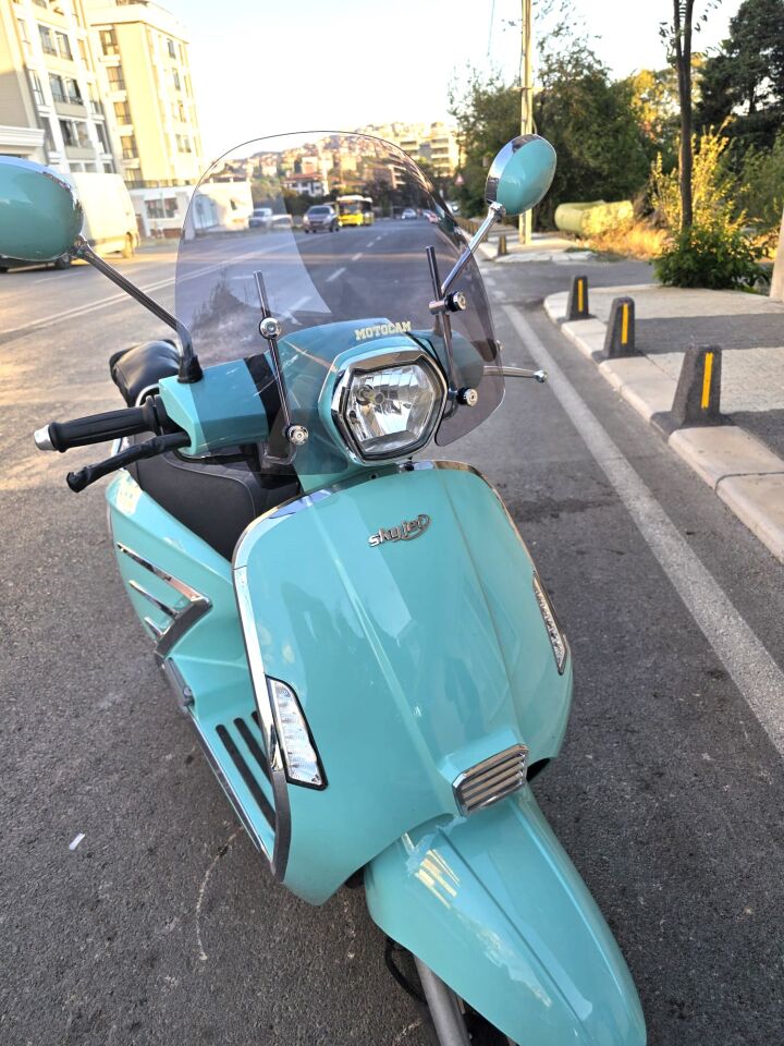 MOTOCAM Skyjet Bellina Ön Cam 2024-2026 Model 37cm Füme Renkli 4mm APARATSIZ