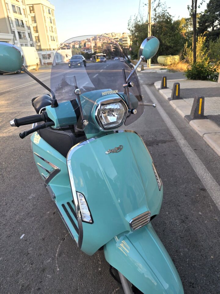 MOTOCAM Skyjet Bellina Ön Cam 2024-2026 Model 37cm Füme Renkli 4mm APARATSIZ