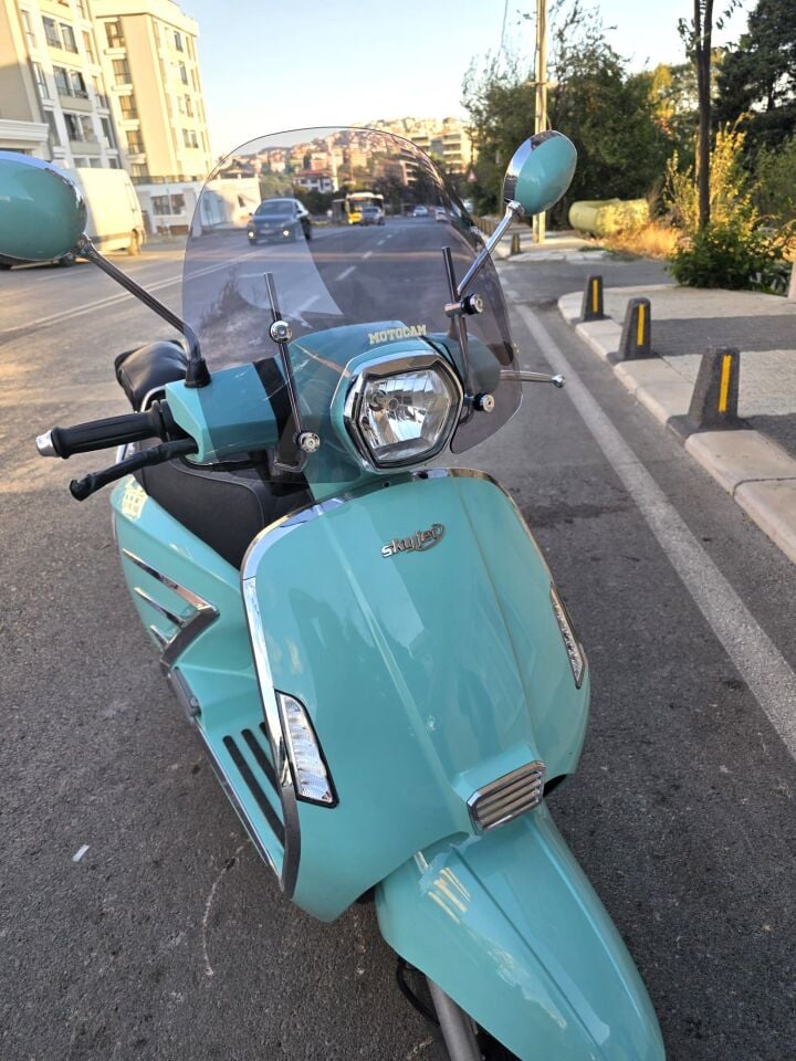 MOTOCAM Skyjet Bellina Ön Cam 2024-2026 Model 37cm Füme Renkli 4mm APARATSIZ