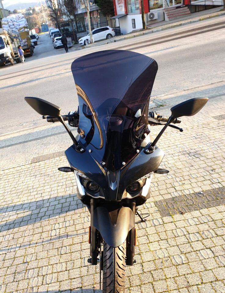 MOTOCAM Bajaj Pulsar RS 200 Ön Cam 2015-2026-2026 Model 56cm Siyah Renkli 4mm UZUN CAM