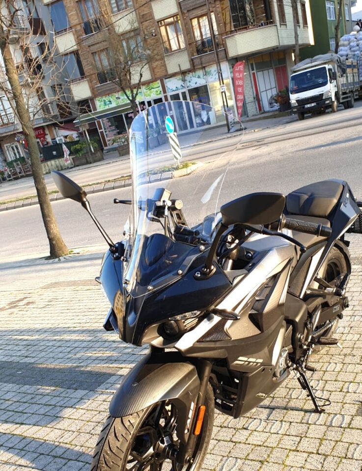 MOTOCAM Bajaj Pulsar RS 200 Ön Cam 2015-2026-2026 Model 56cm Şeffaf Renkli 4mm UZUN CAM