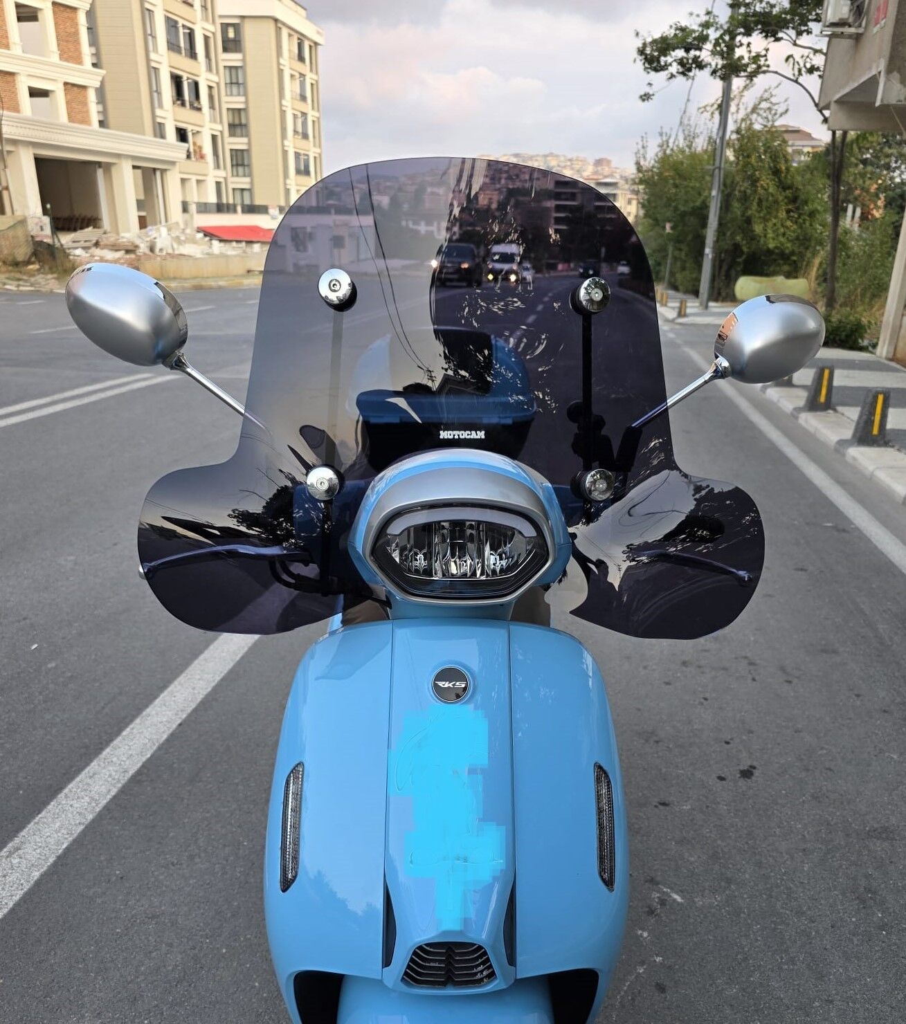 MOTOCAM RKS LTR 125 Ön Cam 2023-2026 Model 45cm Siyah Renkli 4mm Elcikli APARATSIZ