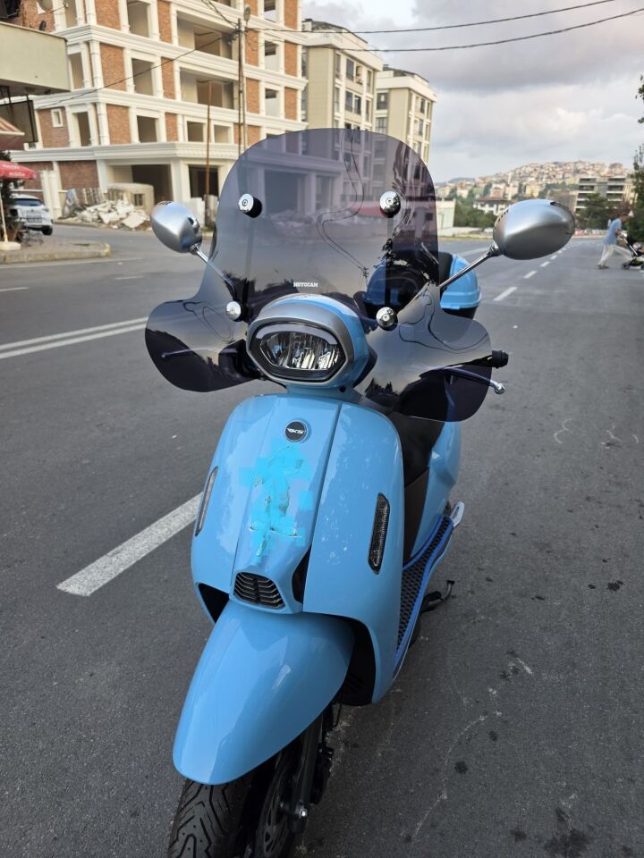 MOTOCAM RKS LTR 125 Ön Cam 2023-2026 Model 45cm Siyah Renkli 4mm Elcikli APARATSIZ