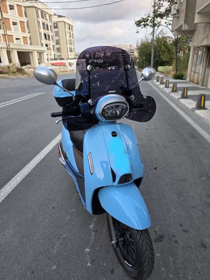 MOTOCAM RKS LTR 125 Ön Cam 2023-2026 Model 45cm Siyah Renkli 4mm Elcikli APARATSIZ