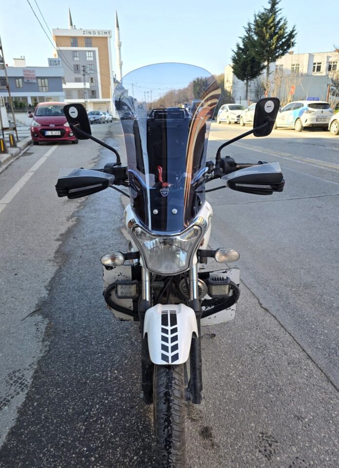 MOTOCAM Bajaj V15 Ön Cam 2017-2018 Model 57cm Füme Renkli 4mm