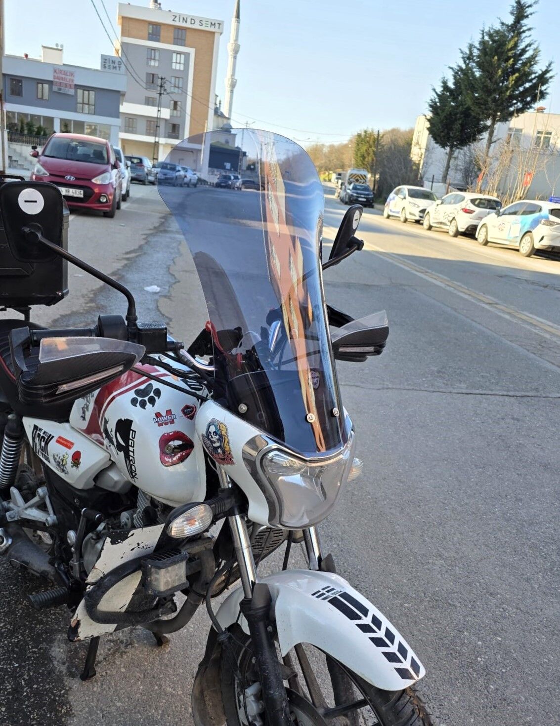 MOTOCAM Bajaj V15 Ön Cam 2017-2018 Model 57cm Füme Renkli 4mm
