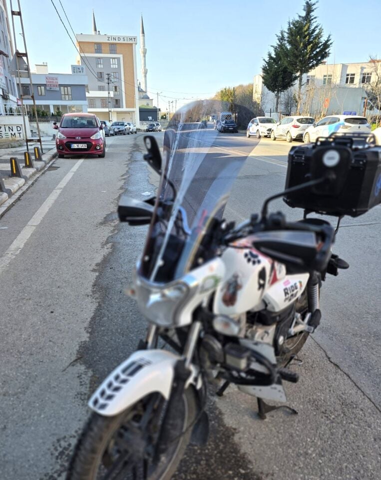 MOTOCAM Bajaj V15 Ön Cam 2017-2018 Model 57cm Füme Renkli 4mm