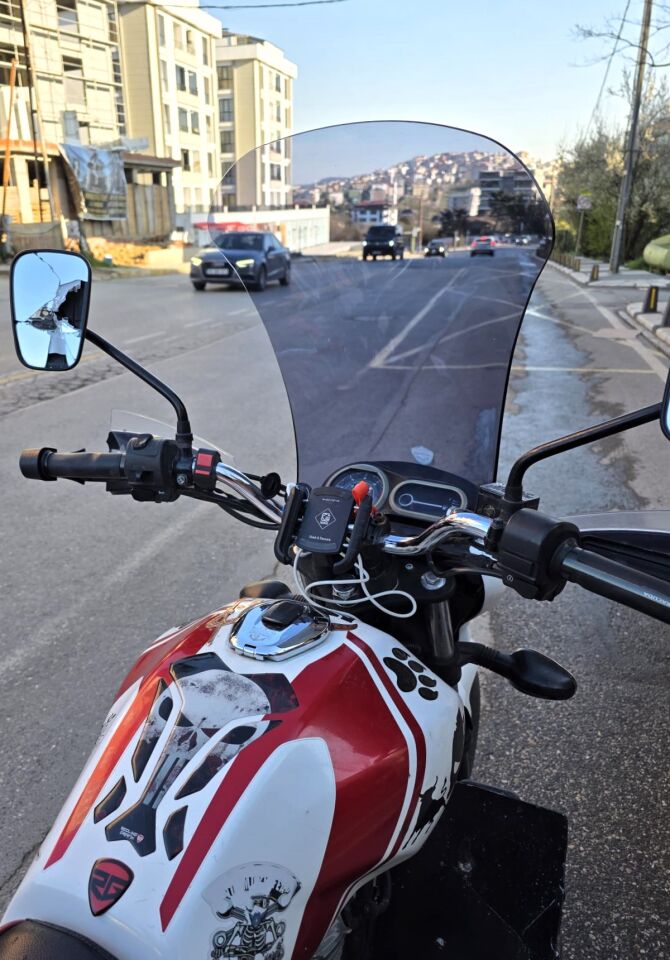 MOTOCAM Bajaj V15 Ön Cam 2017-2018 Model 57cm Füme Renkli 4mm