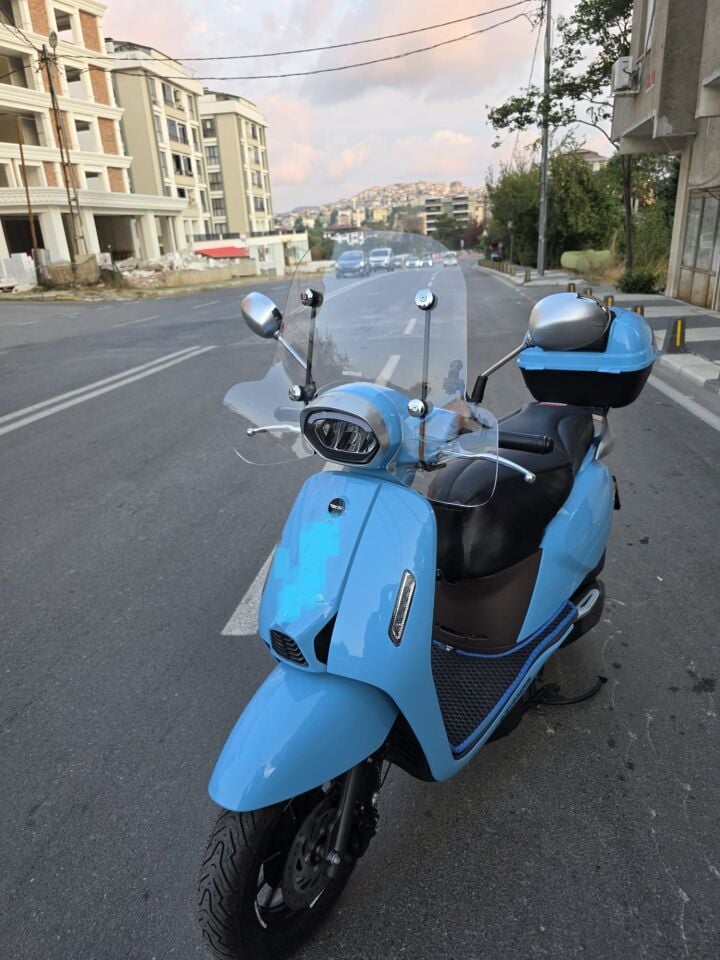 MOTOCAM RKS LTR 125 Ön Cam 2023-2026 Model 45cm Şeffaf Renkli 4mm Elcikli APARATSIZ